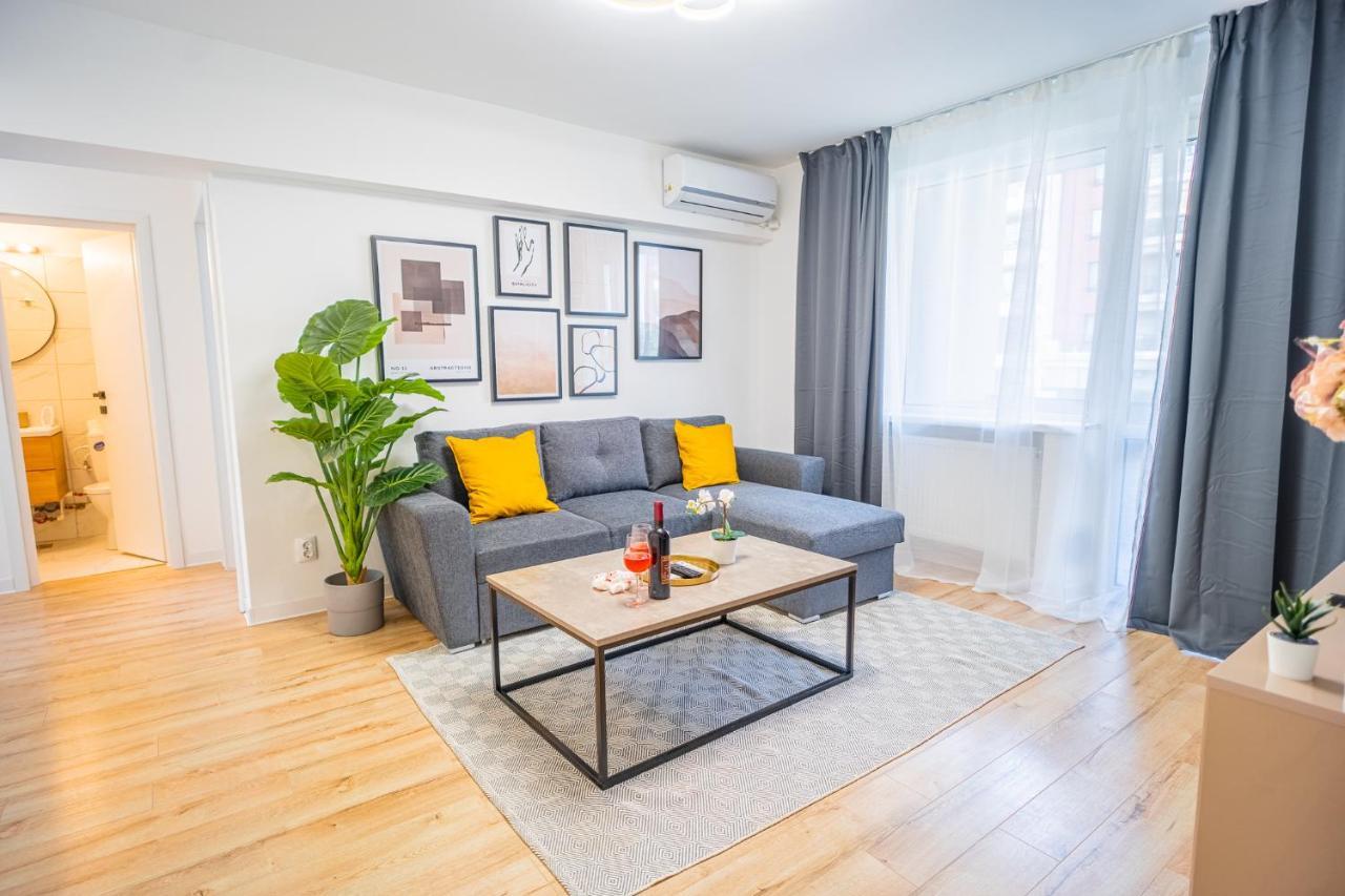 Refreshingly Chic: Newly Renovated 2Br Apartment Bucarest Extérieur photo