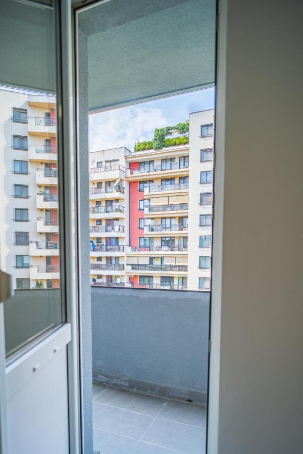 Refreshingly Chic: Newly Renovated 2Br Apartment Bucarest Extérieur photo