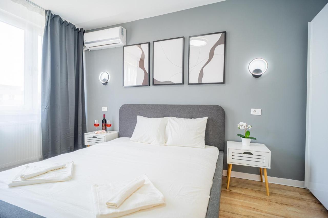 Refreshingly Chic: Newly Renovated 2Br Apartment Bucarest Extérieur photo